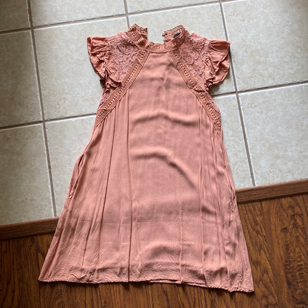 Like New: Vici Lace Peach/Coral Dress